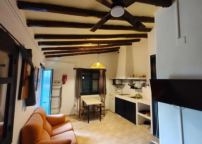 Mascotas y Check out hasta 18h gratis COMPLEJO ALDEA VETONIA HERVAS Casitas y Villas con jardín 1 a 5 plazas- CONTACTA PARA GRUPOS de amigos Navidades Clubes senderismo, Eventos, BODAS, Colegios, hasta 140 plazas OCIO RELAX Y NATURALEZA